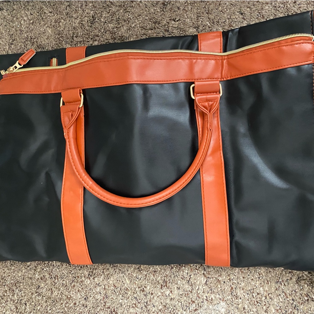 Garment duffel bag